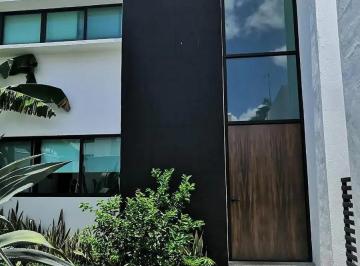 1 · Casa con Paneles Solares y Piscina a Unos Pasos de City Center