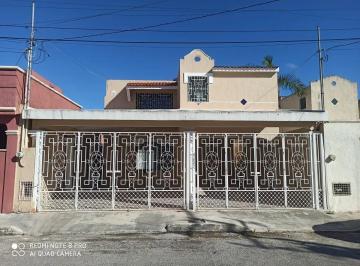 1 · Casa de 3 Recámaras, en Renta en Privada en Chuburná de Hidalgo