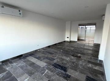1 · Espacio Para Uso Comercial en Renta en Metro Business Center