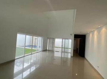 1 · Casa en Venta en Montebello