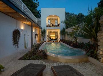 1 · Casa en Venta de 4 Recámaras en La Ermita