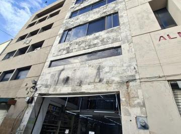 1 · Edificio en Renta a Dos Cuadras de La Catedral en El Centro Histórico de Mérida