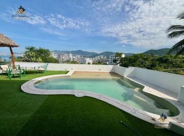 Casa · 236m² · 3 Recámaras · 2 Estacionamientos · Casa en Venta con Alberca Privada en Joyas de Brisamar