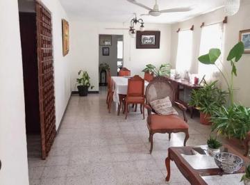 1 · Casa de 9 Dorm., en Venta, Sobre La Av Alemán