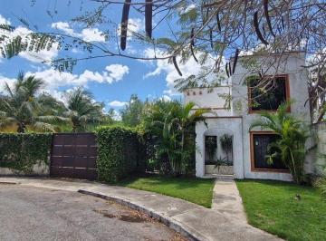 fe222ca4995bda0ad3bcd850601e48cf4a8ee55437a2a80e8357138f8d9282fe · Casa en Renta en Gran Santa Fe Merida Yucatan Amplio Patio.