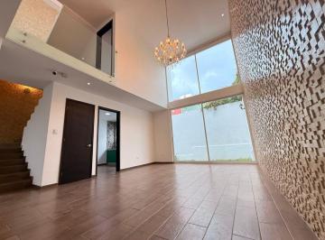 Casa de 4 habitaciones, Puebla · Casa en Renta en Lomas del Mármol