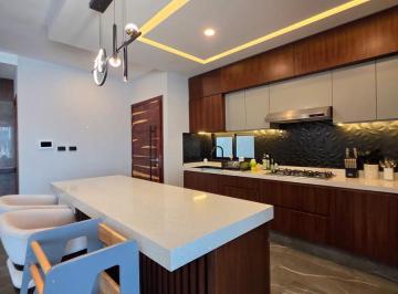 Casa · 300m² · 4 Recámaras · Casa en Venta en Playas del Conchal
