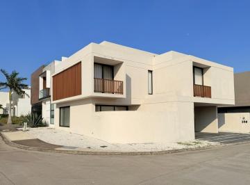 Casa · 280m² · 3 Recámaras · 2 Estacionamientos · Casa en Venta Punta Tiburon