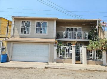 Casa de 3 habitaciones, Tijuana · Casa en Venta Muy Amplia en Villa del Real Tijuana