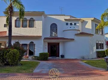 Casa de 4 habitaciones, Aguascalientes · Residencia en Jardines del Lago
