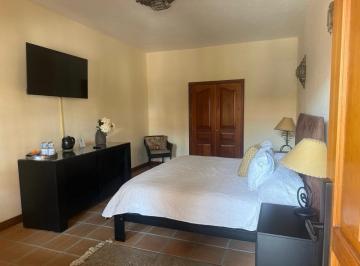 Casa · 844m² · 5 Recámaras · 4 Estacionamientos · Renta Venta Casas Queretaro Juriquila Privada La Rica de Diseñador