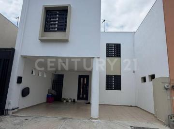 Casa · 158m² · 3 Recámaras · 2 Estacionamientos · Casa en Renta en Col. Las Lomas Priv. Diamante en Garcia Nuevo Leon