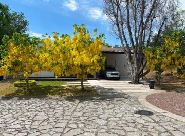 Casa de 4 habitaciones, Zapopan · Las Cañadas Casa en Venta de Una Sola Planta en Coto Abedules