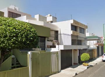 Casa de 3 habitaciones, Coyoacán · Casa en Venta en Paseos de Taxqueña
