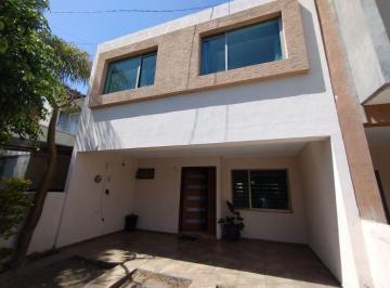 Casa en condominio · 90m² · 3 Recámaras · 2 Estacionamientos · Casa en Venta en Valle de San Isidro, Zapopan