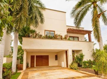 Casa · 461m² · 4 Recámaras · Casa en Puerto Cancún