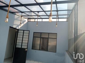 Casa · 133m² · 5 Recámaras · 2 Estacionamientos · Casa en Venta en Morelia | a 1 Cuadra de Av Periodismo