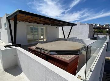 1 · Casa con Jacuzzi en Venta