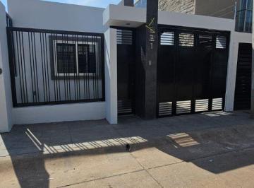 Casa de 3 habitaciones, Tepatitlán de Morelos · Hermosa Casa en Venta en Fraccionamiento La Esperanza Tepatitlan