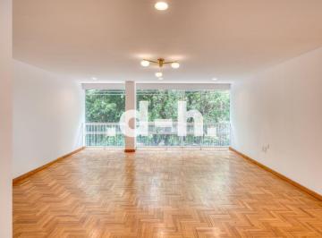 Departamento de 3 habitaciones, Cuauhtémoc · Departamento Remodelado Frente a Parque México con Vista Arbolada y Oficina