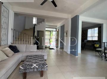 Casa · 300m² · 3 Recámaras · Casa en Renta Amueblada en Quintas Alamos en Cancún