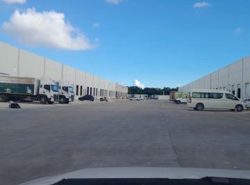 Bodega comercial · 900m² · 2 Estacionamientos · Bodega en Renta de 900 m², Playa del Carmen.