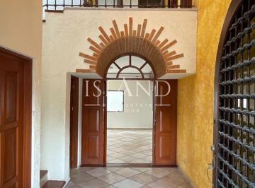 Casa · 250m² · 3 Recámaras · 2 Estacionamientos · Casa en Venta en El Campanario Supermanzana 21 en Cancún, Quintana Roo