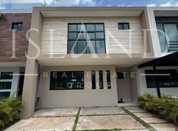 Casa · 250m² · 4 Recámaras · 2 Estacionamientos · Casa en Venta en Arbolada en Cancún