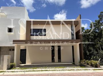 Casa · 326m² · 4 Recámaras · Casa en Venta en Via Cumbres en Cancún