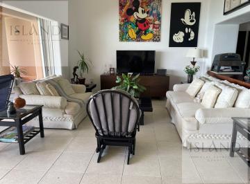 Casa · 170m² · 3 Recámaras · 1 Estacionamiento · Departamento Amueblado en Renta en Isla Dorada en Zona Hotelera, Cancun