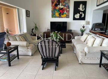 Casa · 170m² · 3 Recámaras · 1 Estacionamiento · Departamento Amueblado en Renta en Isla Dorada en Zona Hotelera, Cancun