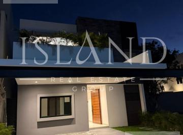 Casa · 291m² · 4 Recámaras · Casa en Venta y Renta en Via Cumbres en Cancún