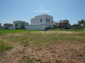 1 · Terreno en Venta en Fraccionamiento Privado; Coto Karakal, Bahia de Banderas, Nayarit