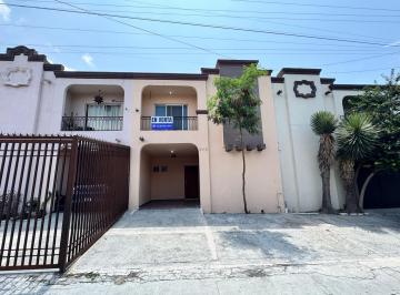 Casa · 160m² · 3 Recámaras · 2 Estacionamientos · Casa - Santa Catarina Centro