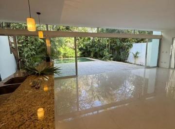 Casa · 231m² · 2 Recámaras · 2 Estacionamientos · Casa en Venta en Alamos Cancun