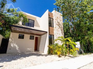 Casa · 223m² · 4 Recámaras · Casa en Venta en Playa del Carmen