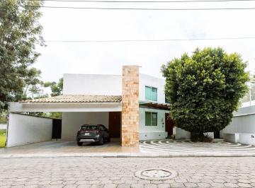Casa · 656m² · 3 Estacionamientos · Casa en Venta en Campestre del Bosque Esteban de Antuñano Puebla.