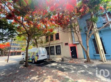 Casa · 126m² · 6 Recámaras · Casa con Uso de Suelo en Venta en Av Alcalce, Centro de Barranquitas, Guadalajara, Jl