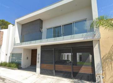 Casa de 5 habitaciones, Guadalupe · Casa en Muralista Nuevo Leon, de Remate Bancario, Cerca del Parque Hundido
