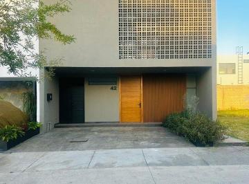 Casa en condominio de 3 habitaciones, Zapopan · Casa 42, Nueva de 2 Niveles en Venta en Soaré III, Coto Altanza – Solares