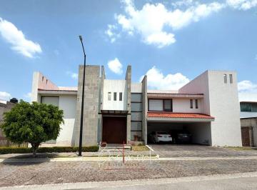 10ab5536a8dafe1d5142a0eb71af84ba599ece3088bf23f1a4ceea76a7f3029d · Hermosa Casa en Venta en Cluster 222 A, Lomas de Angelopolis