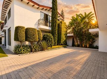 Casa · 500m² · 4 Recámaras · 4 Estacionamientos · Casa en Venta en Zavaleta, Santa Cruz Guadalupe, 4 Recamaras.