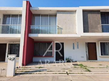 Casa de 3 habitaciones, Manzanillo · Casa en Venta en Manzanillo – Funcional, Cómoda y Lista Para Habitarse