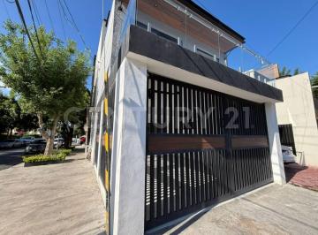 Casa · 280m² · 4 Recámaras · 2 Estacionamientos · Casa en Venta | del Valle | San Pedro Garza Garcia, Nl