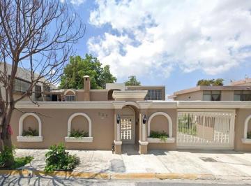 Casa de 4 habitaciones, Monterrey · Casa en Contry Monterrey, de Remate Bancario, Zona Muy Segura
