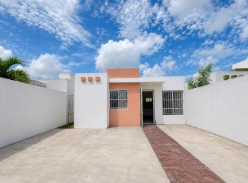 Casa de 2 habitaciones, Mérida · Casa de 2 Recamaras y 2 Baños en Paseos de Mérida, Libre de Gravamen