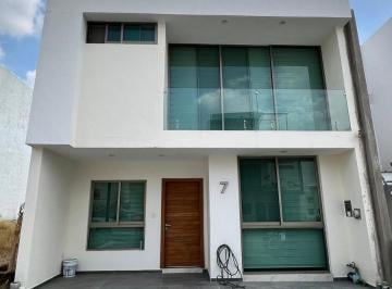 Casa · 154m² · 4 Recámaras · 2 Estacionamientos · Casa en Fraccionamiento Senderos de Monte Verde