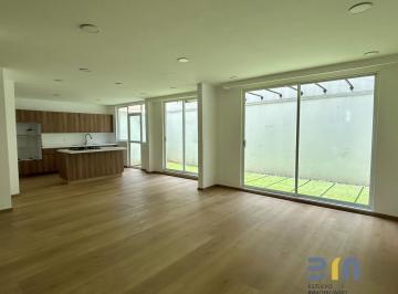 Casa en condominio · 300m² · 3 Recámaras · 3 Estacionamientos · Interlomas. Casa en Condominio en Venta