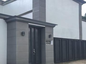 Casa de 5 habitaciones, Miguel Hidalgo · Casa de 633 m² con 5 Recámaras en Venta en Bosque de Las Lomas, Recuperación de Hipoteca Len*u