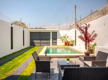 Casa · 180m² · 3 Recámaras · 2 Estacionamientos · Renta de Hermosa Casa Amueblada en Tlayacapan, Morelos